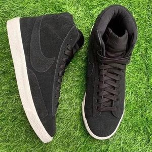 New never worn shade Nike high tops